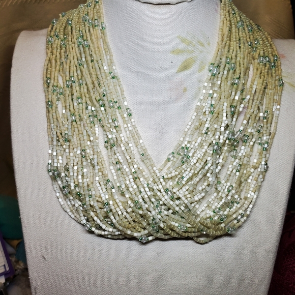 Beautiful Crochet Antique necklace/chocker - Picture 5 of 5